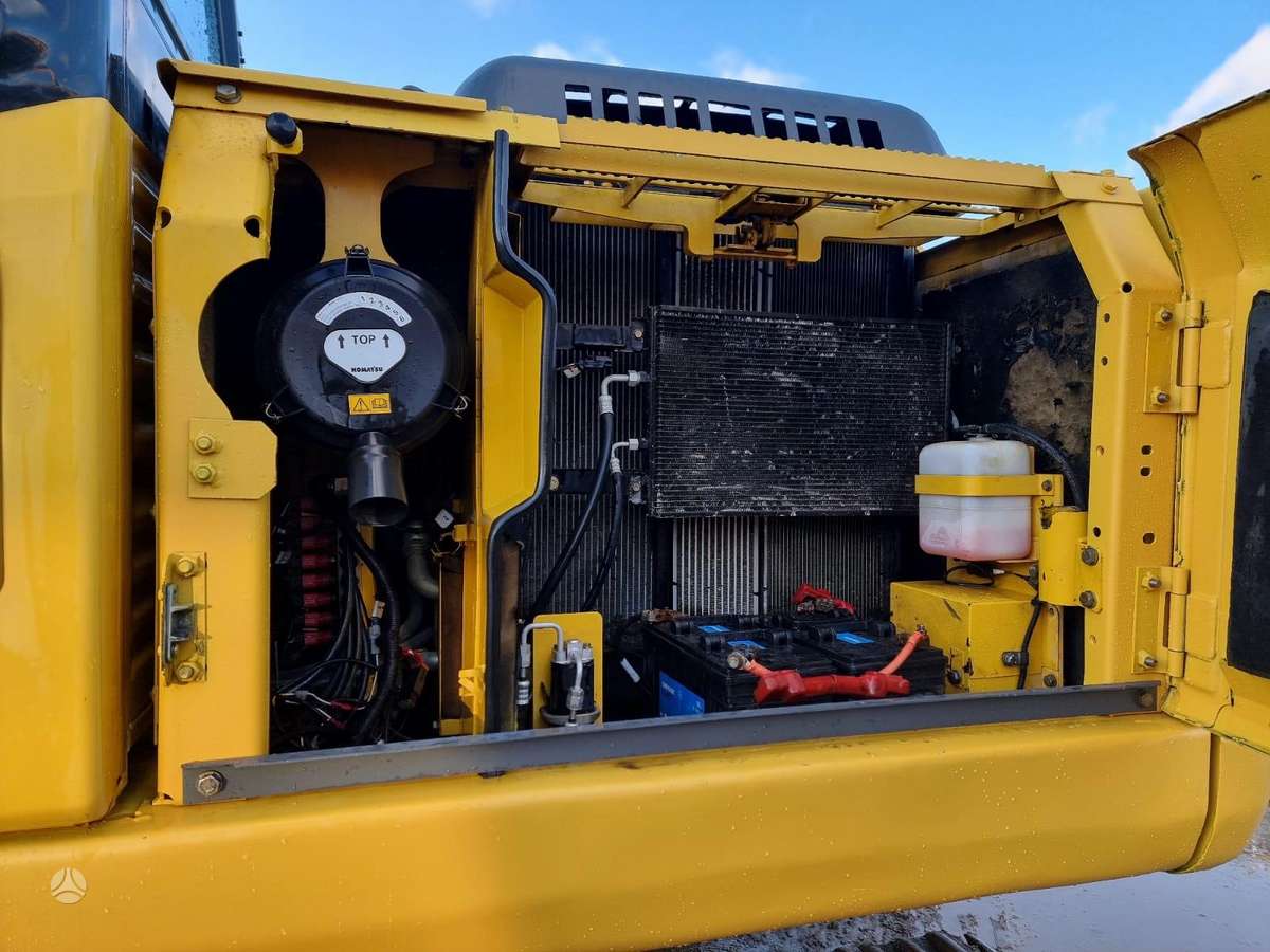 Komatsu PC180LC-7, экскаваторы