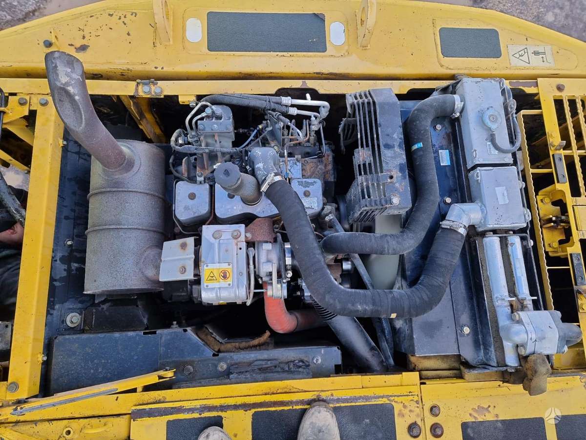 Komatsu PC180LC-7, экскаваторы