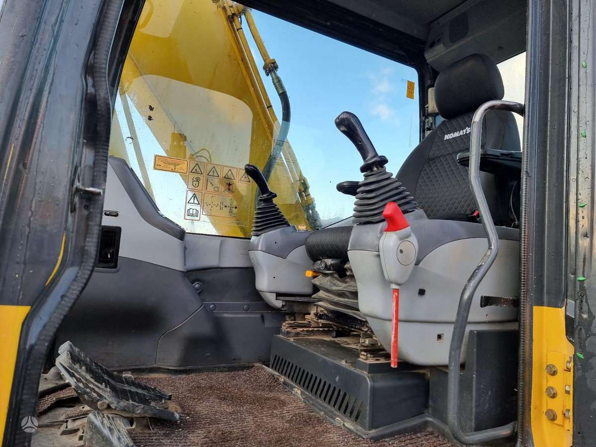 Komatsu PC180LC-7, экскаваторы