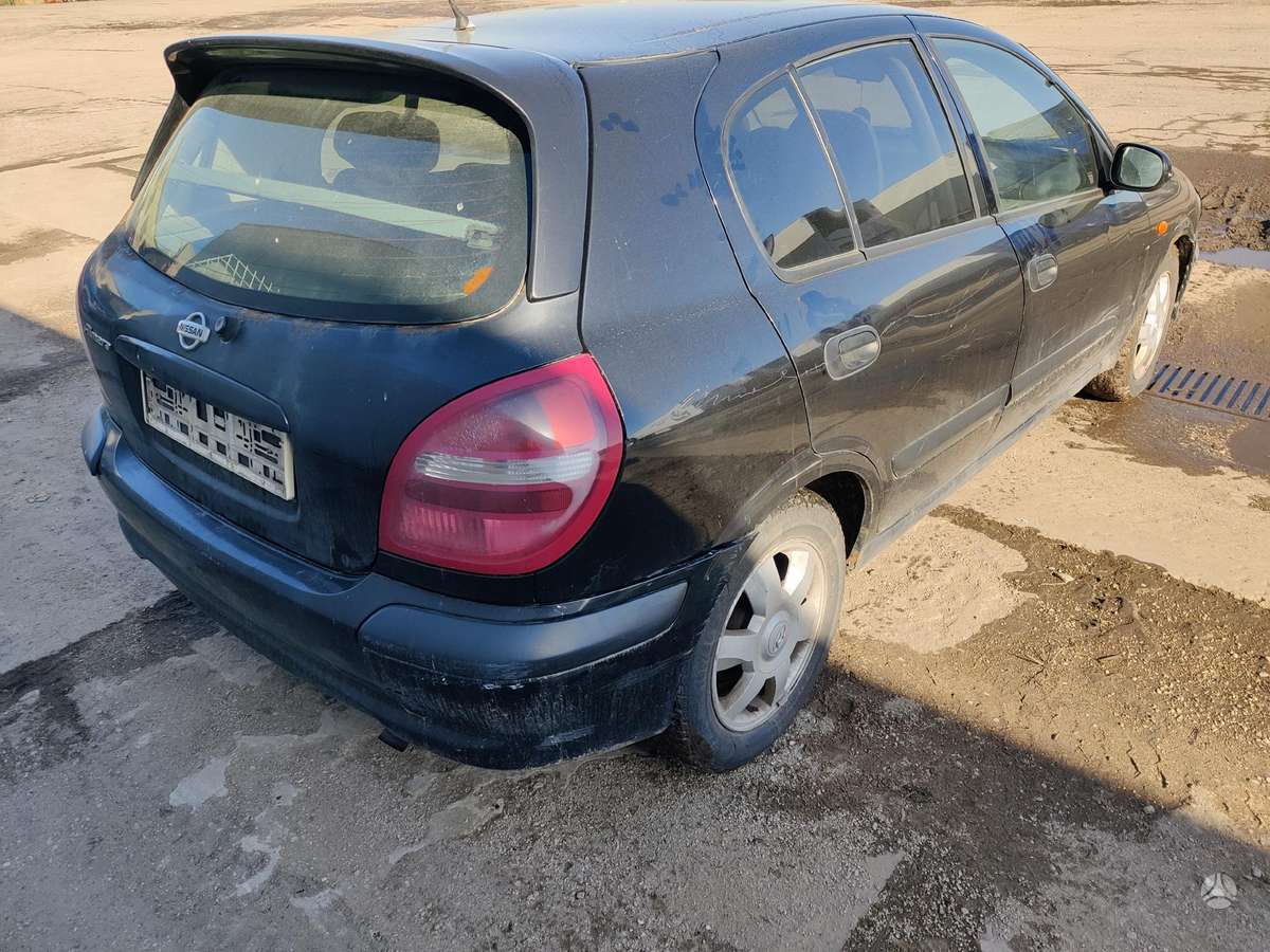 Nissan Almera dalimis