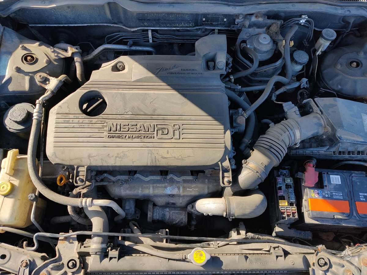 Nissan Almera dalimis