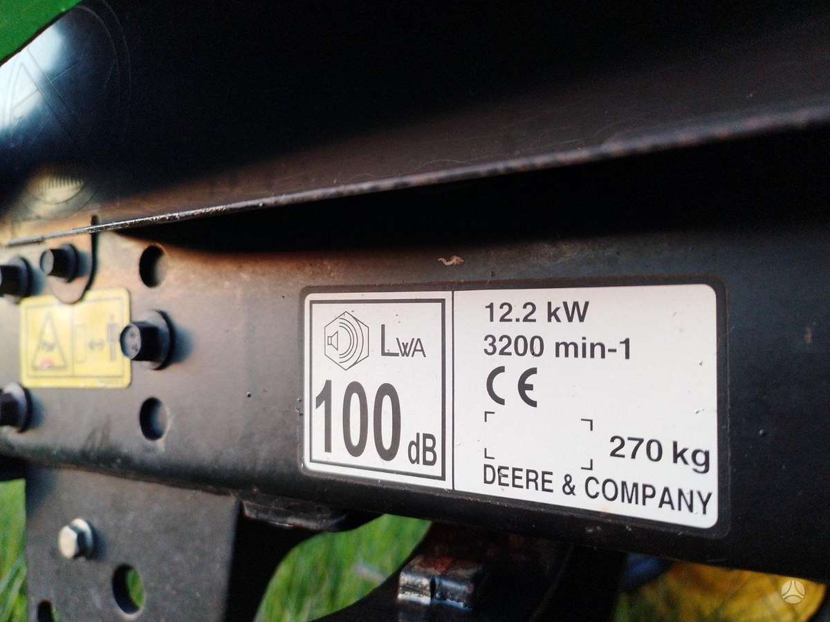 John Deere X300, sodo traktoriai