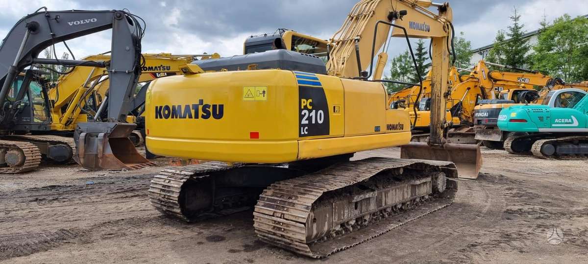 Komatsu PC210LC-8, экскаваторы