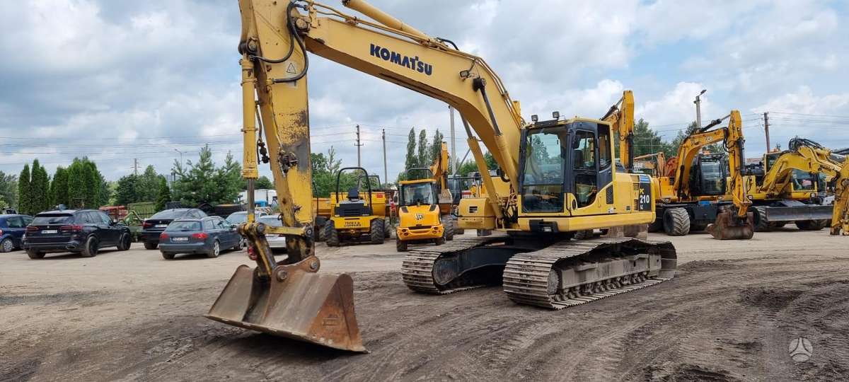 Komatsu PC210LC-8, excavator