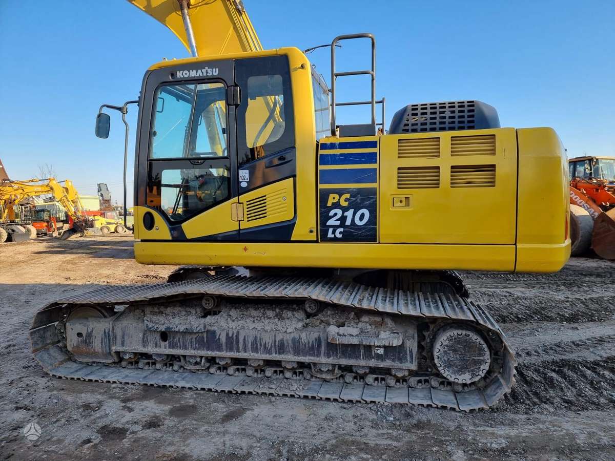 Komatsu PC210LC-8, экскаваторы