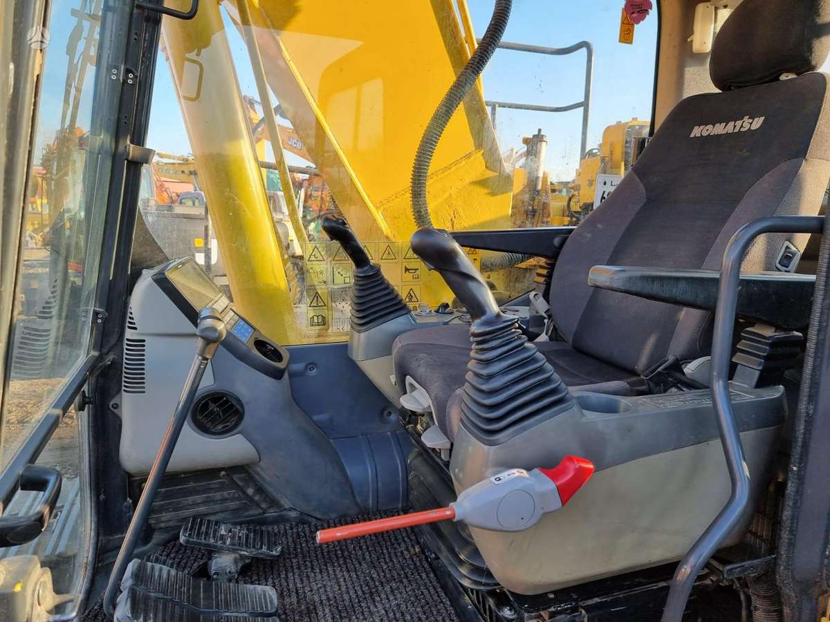 Komatsu PC210LC-8, экскаваторы