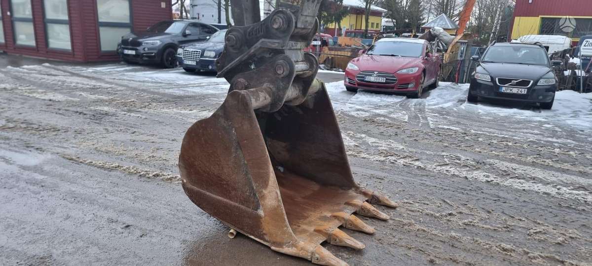 New Holland 215B, экскаваторы