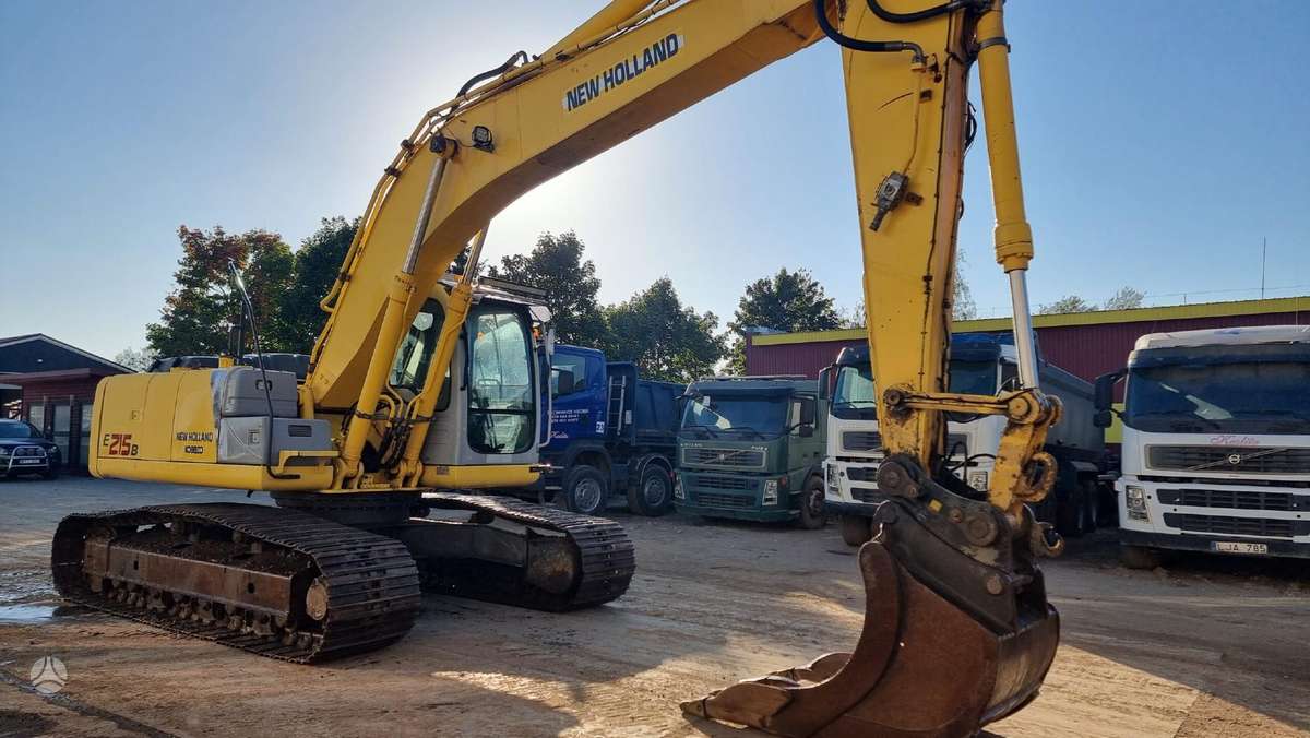 New Holland E215 B, ekskavatori
