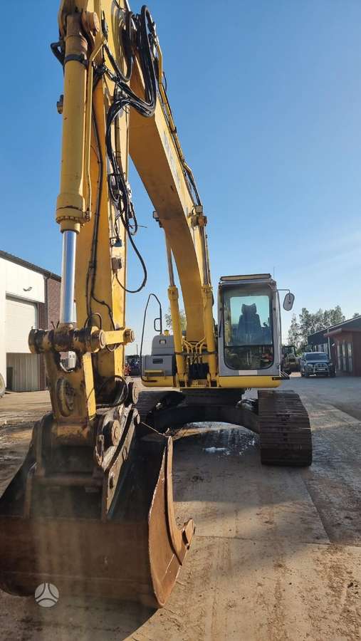 New Holland E215 B, ekskavatori