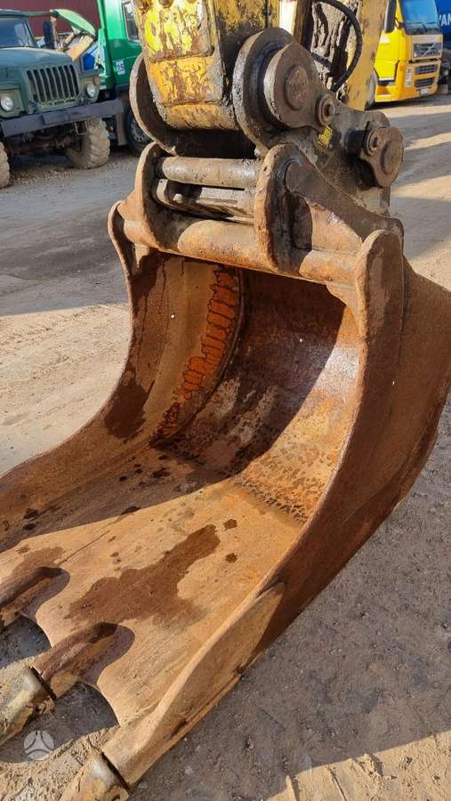 New Holland E215 B, ekskavatori