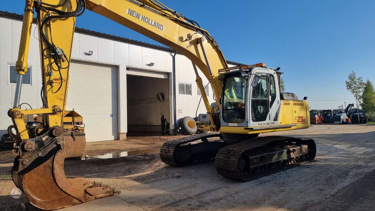 New Holland E215 B, ekskavatori