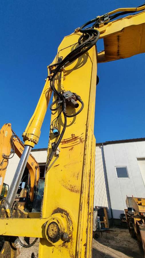 New Holland E215 B, excavator