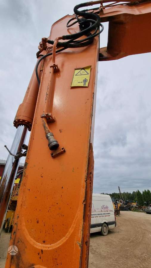 Hyundai Halla HE280LC, excavator