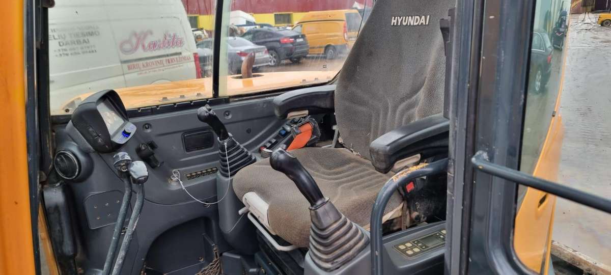 Hyundai R80 CR – 9A, ekskavatoriai