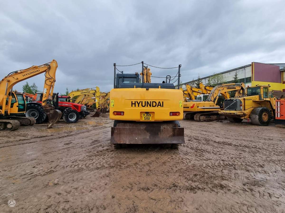 Hyundai Robex 140W-7A, excavator