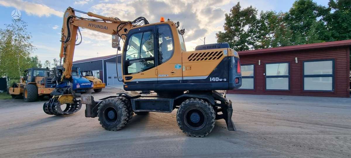 Hyundai Robex 140W-9, экскаваторы