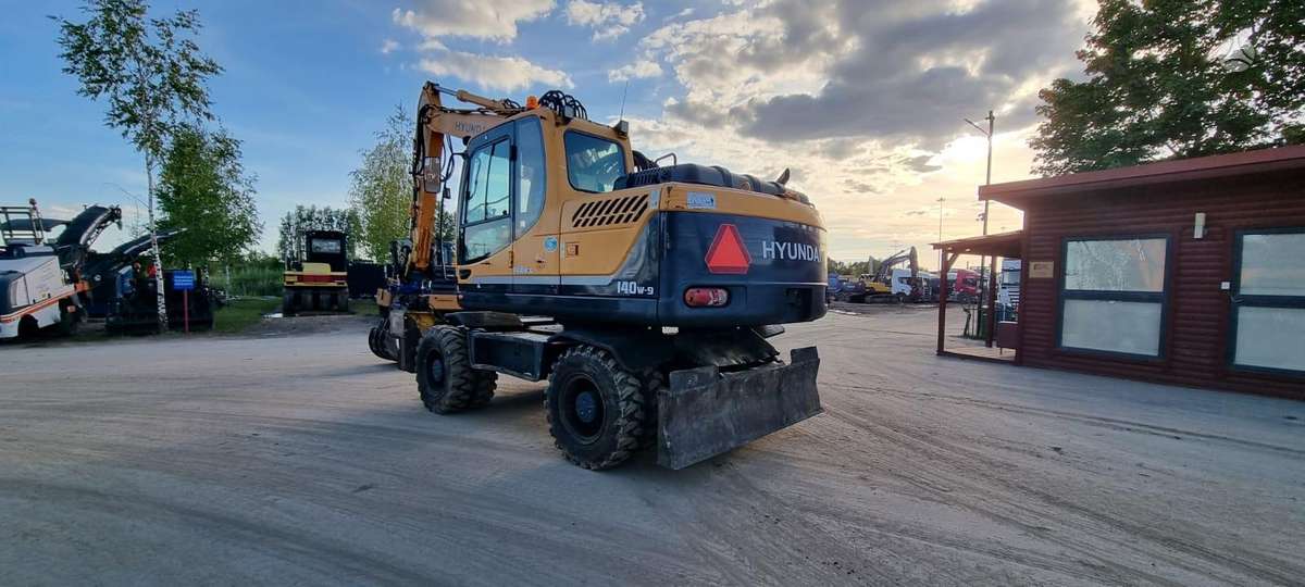 Hyundai Robex 140W-9, экскаваторы
