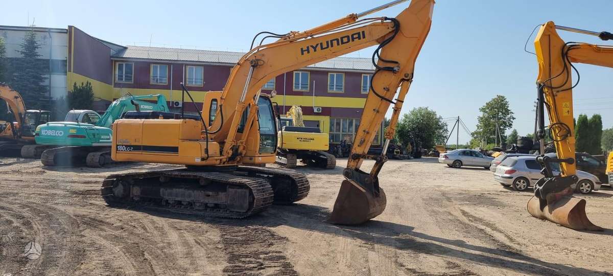 Hyundai Robex 180LC-7, ekskavatoriai