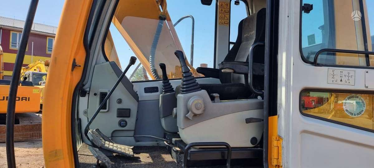 Hyundai Robex 180LC-7, экскаваторы