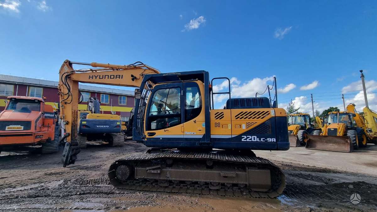 Hyundai Robex 220LC-9A, excavator