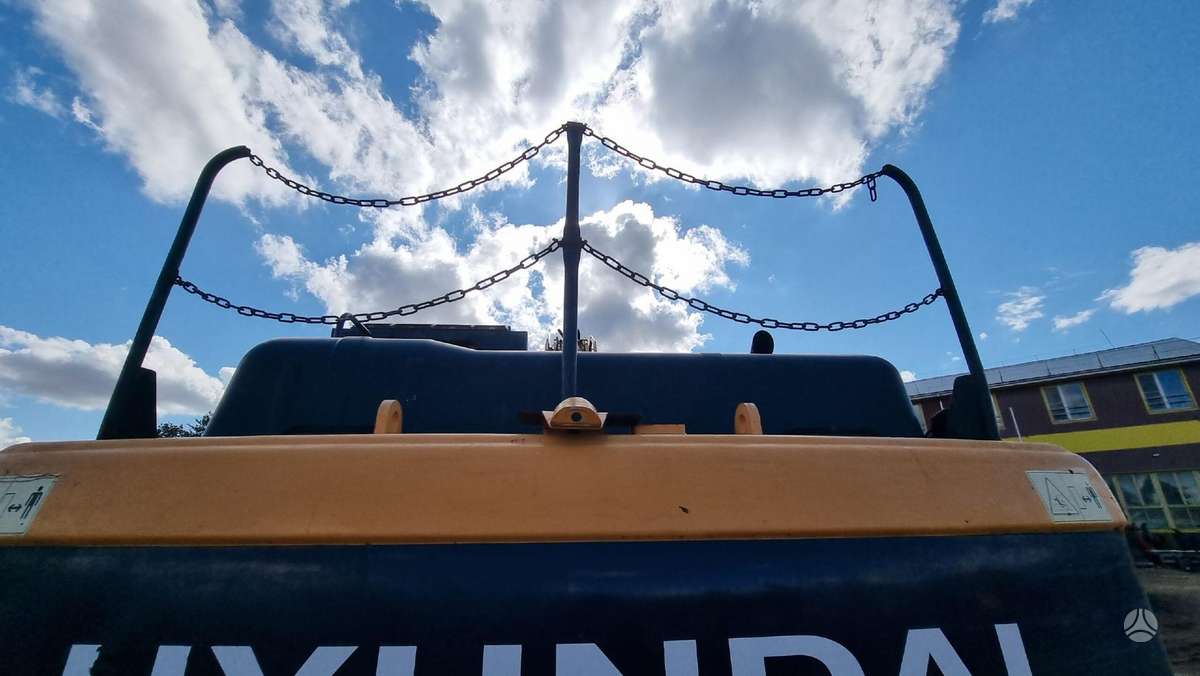 Hyundai Robex 220LC-9A, ekskavatoriai