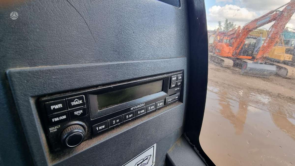 Hyundai Robex 220LC-9A, ekskavatoriai