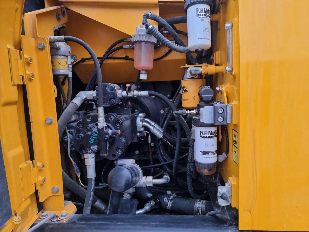 JCB JS 131LC BOG MASTER, ekskavatoriai