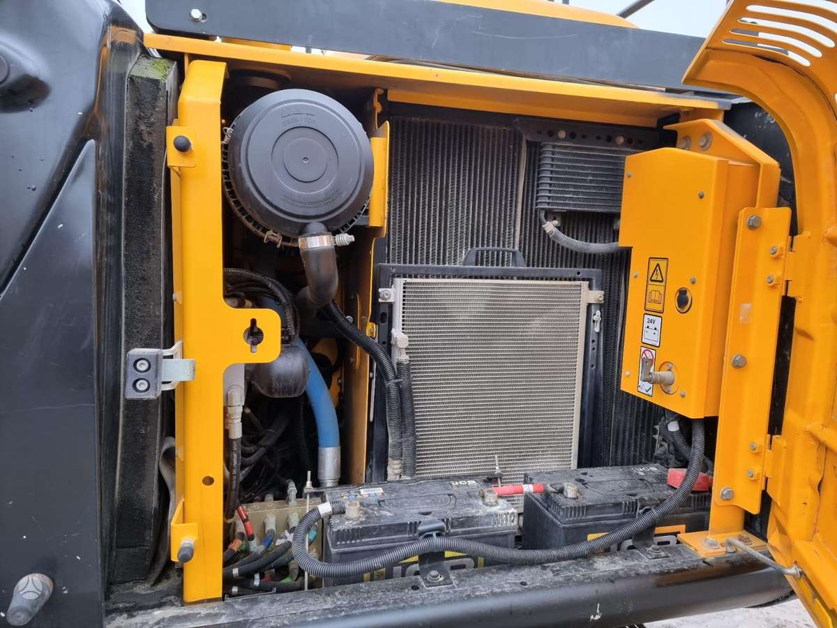 JCB JS 131LC BOG MASTER, excavator