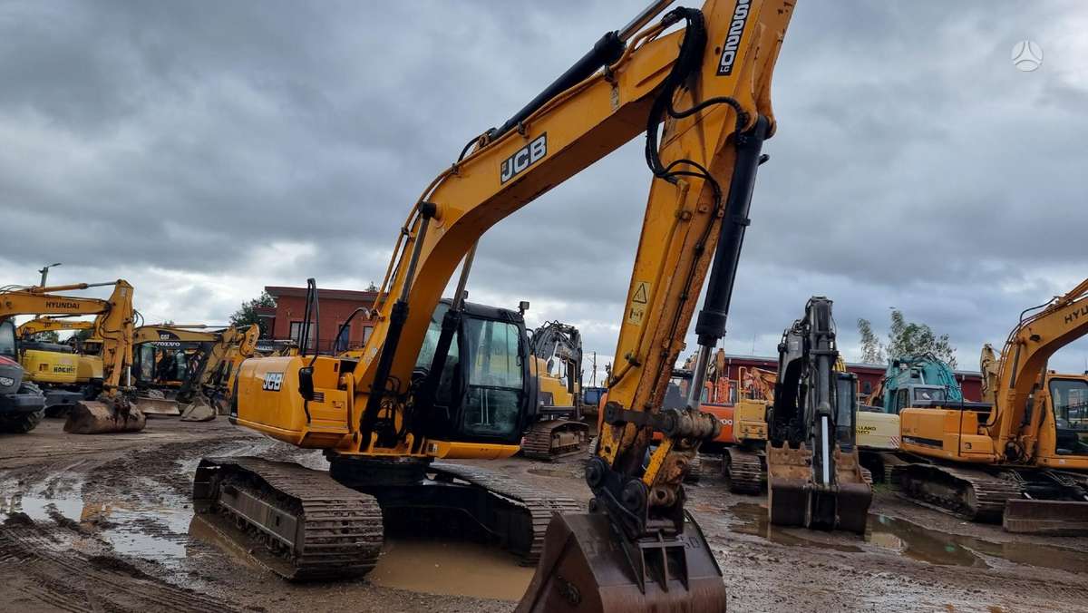 JCB JS220LC, ekskavatoriai