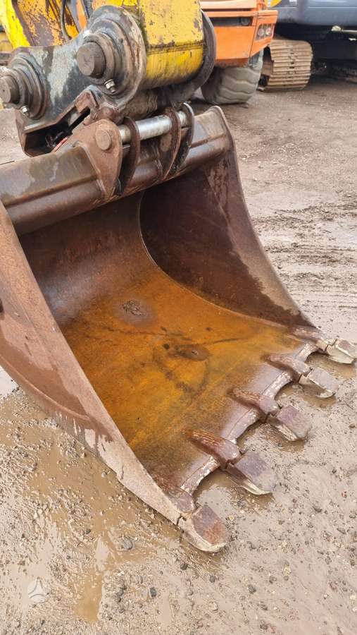 JCB JS220LC, ekskavatori