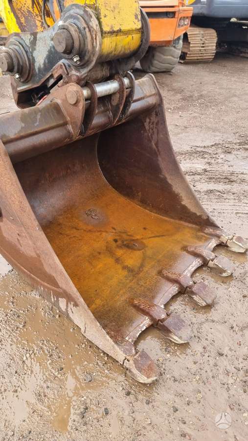 JCB JS220LC, ekskavatoriai