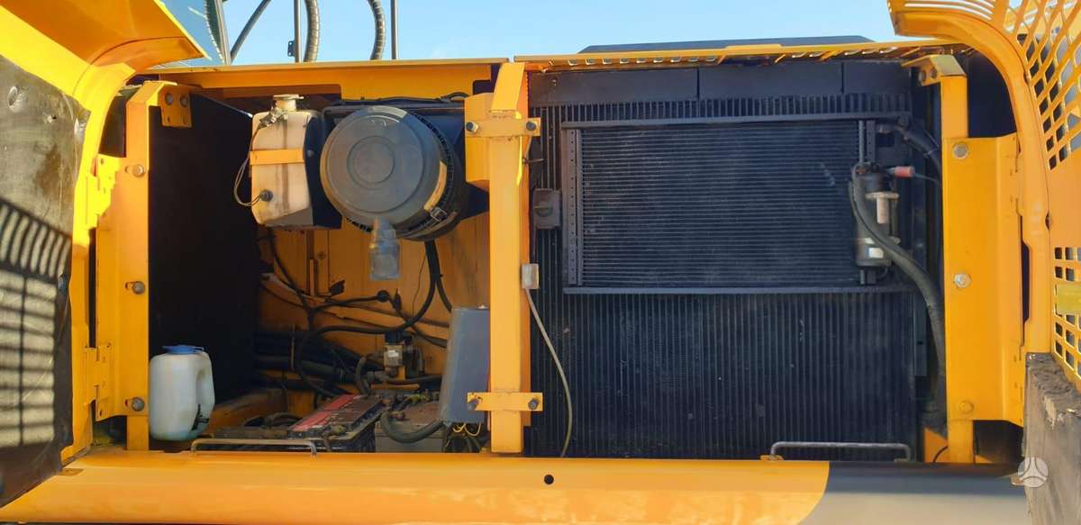 JCB JS220LC, ekskavatoriai