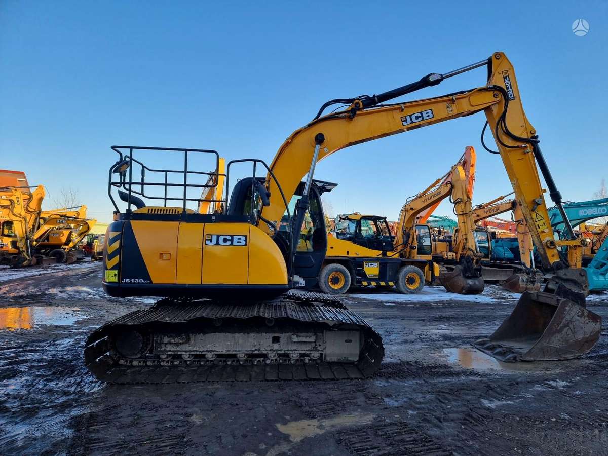 JCB JS130 LC+T4 BOG Master, ekskavatoriai