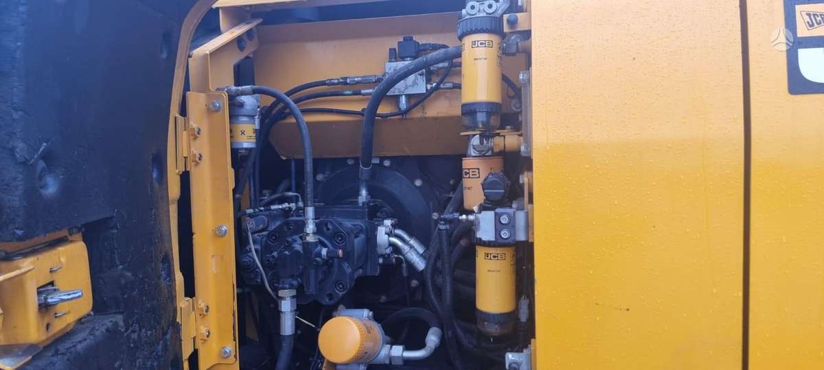 JCB JS130 LC+T4 PLUS, ekskavatoriai