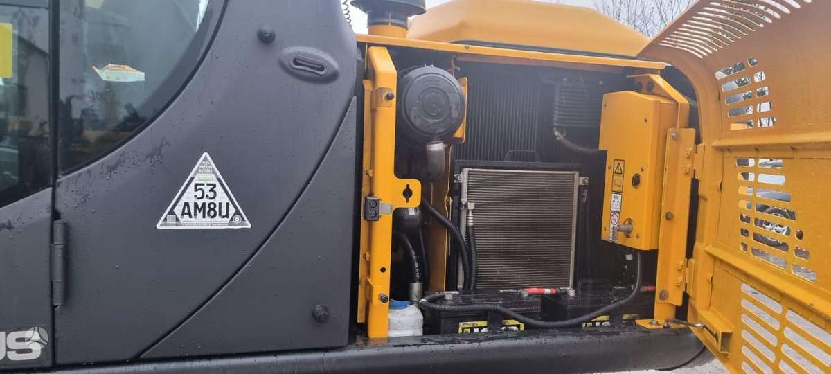 JCB JS130 LC+T4 PLUS, ekskavatori