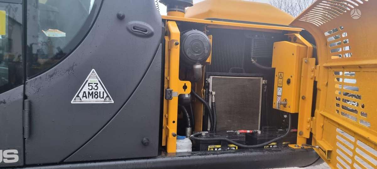JCB JS130 LC+T4 PLUS, ekskavatoriai