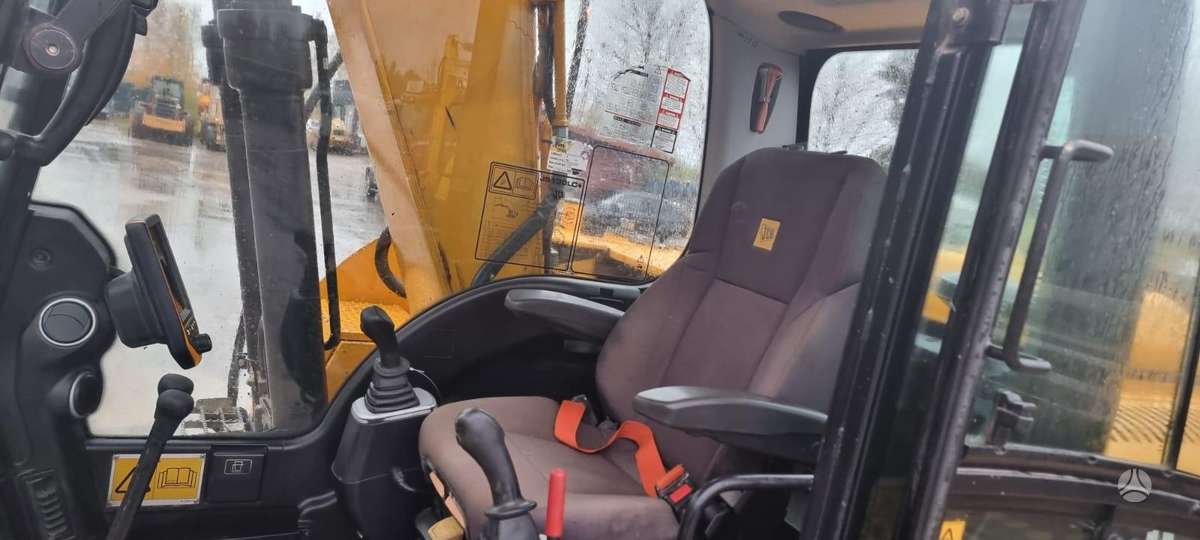 JCB JS130 LC+T4 PLUS, ekskavatori