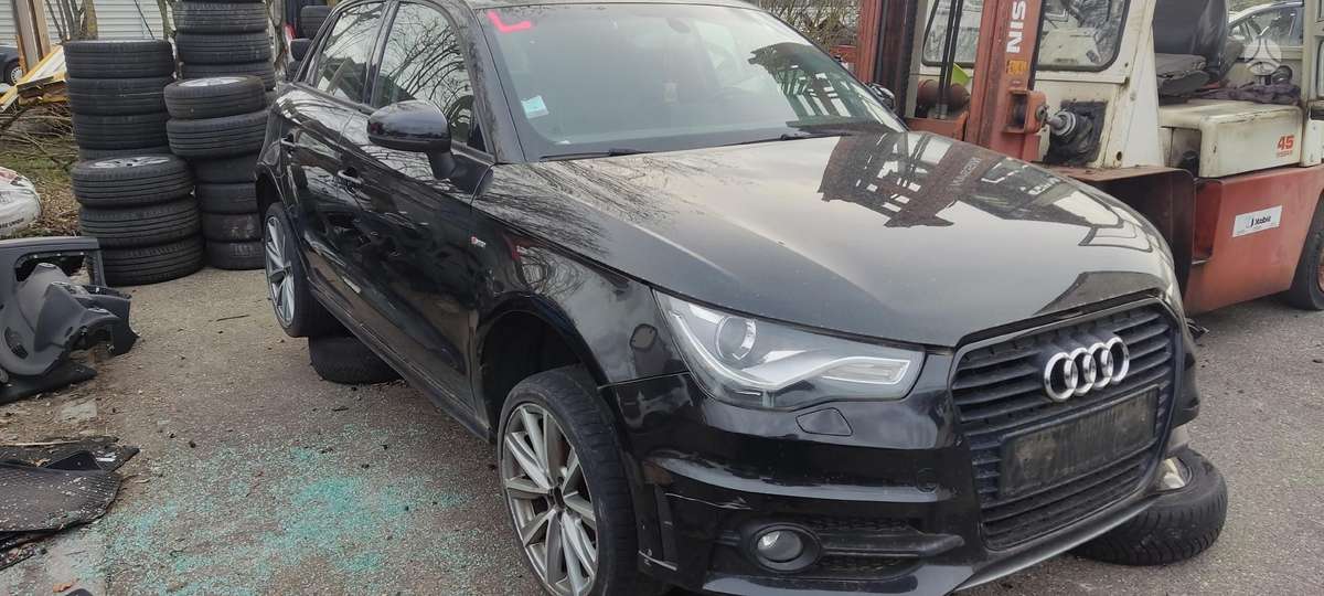 Audi A1 37069885048
