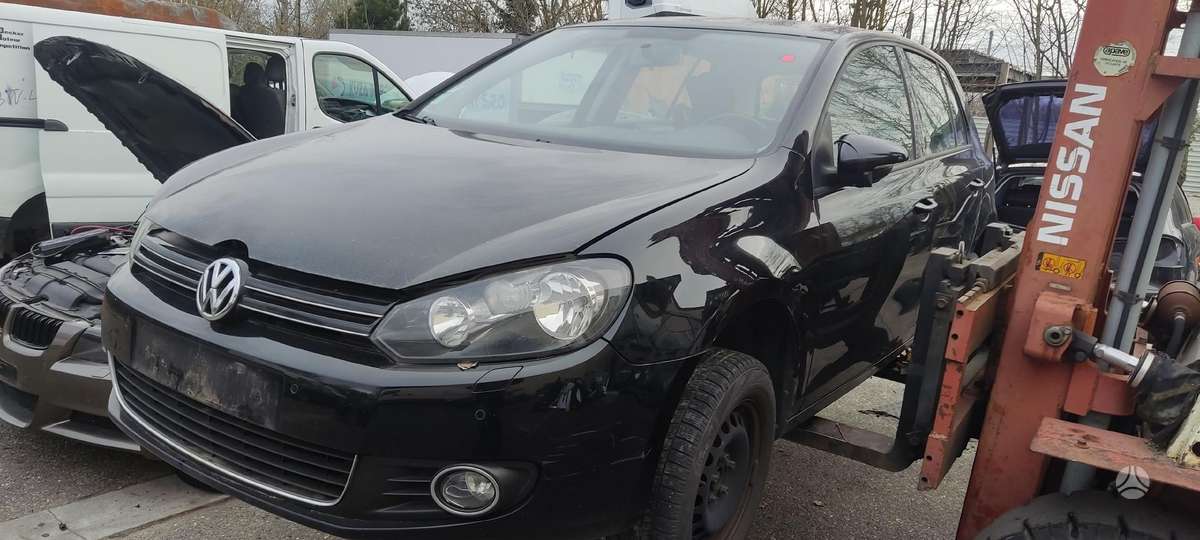 Volkswagen Golf 37069885048