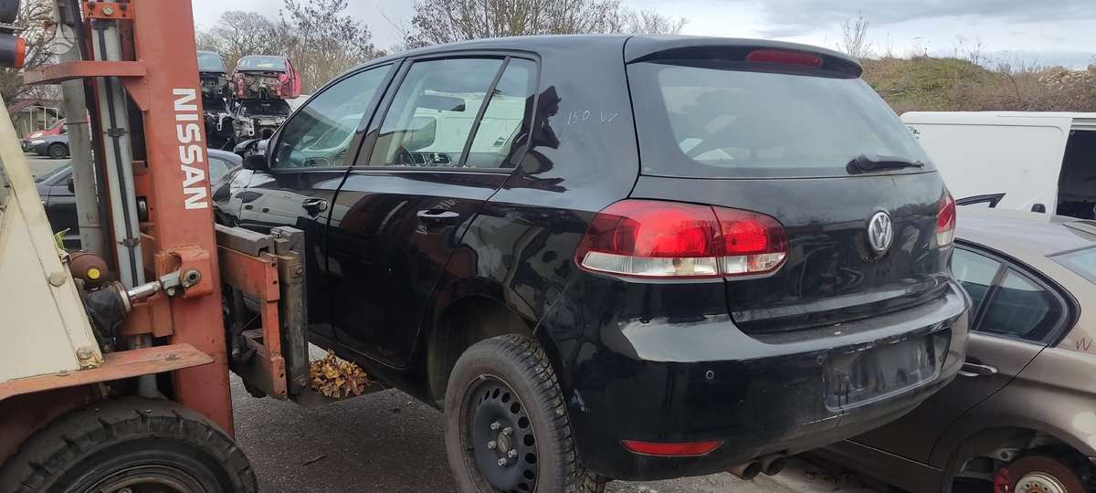 Volkswagen Golf 37069885048