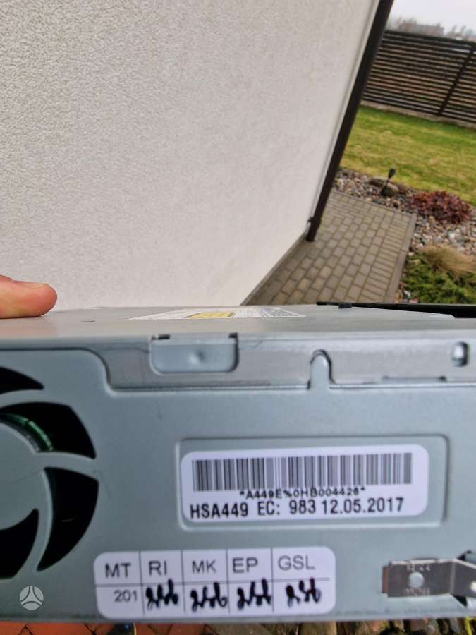 Audi A8, multimedija su navigacija