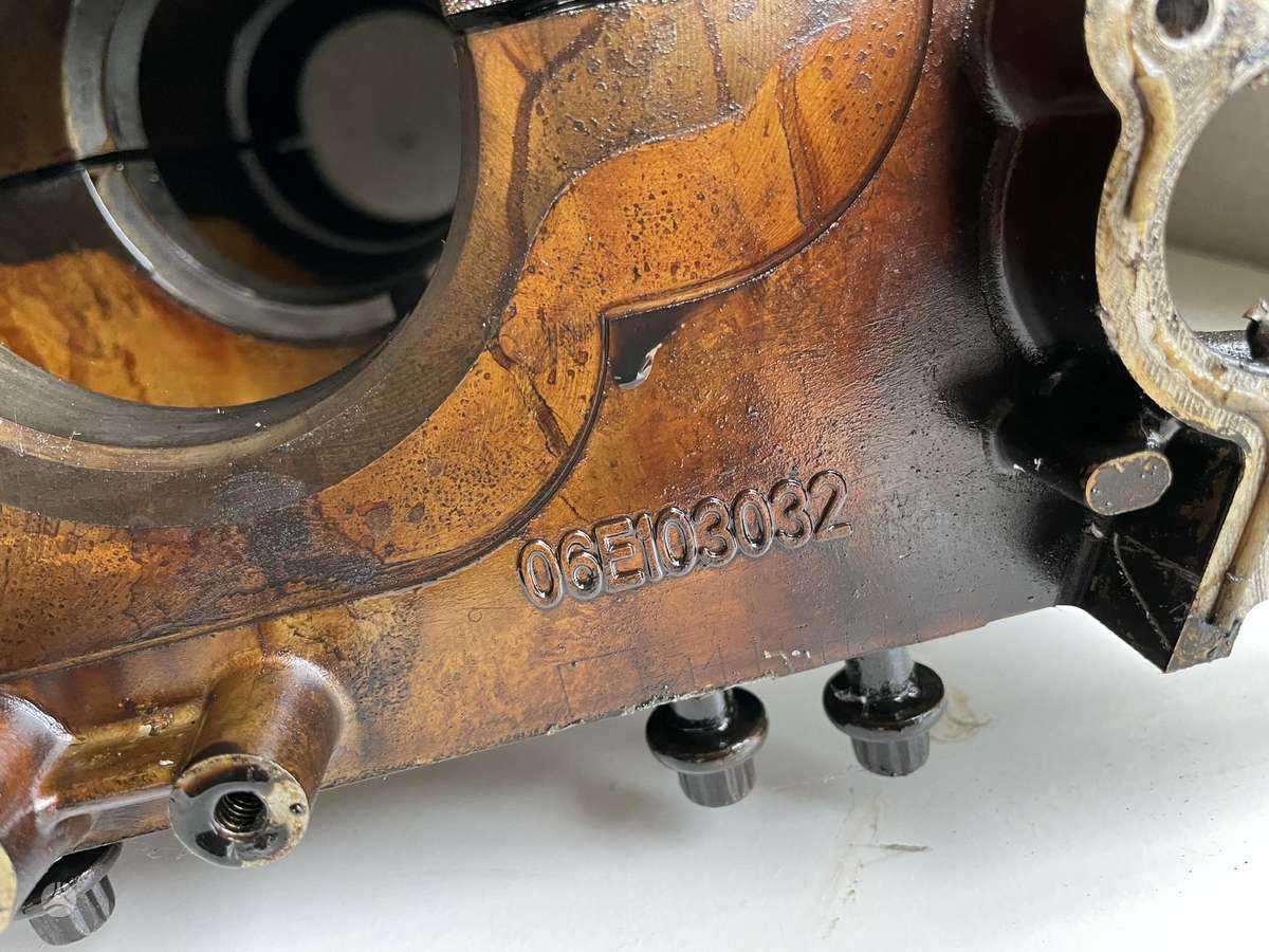 Audi A6, AUK, variklio detalės