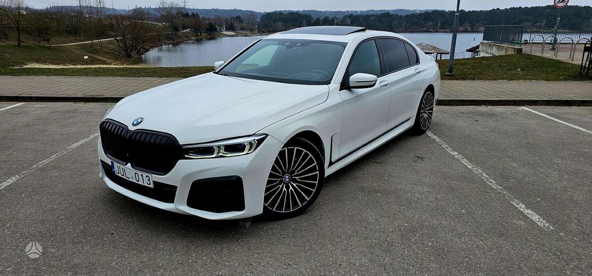 BMW 750, 4.4 l., Лимузин