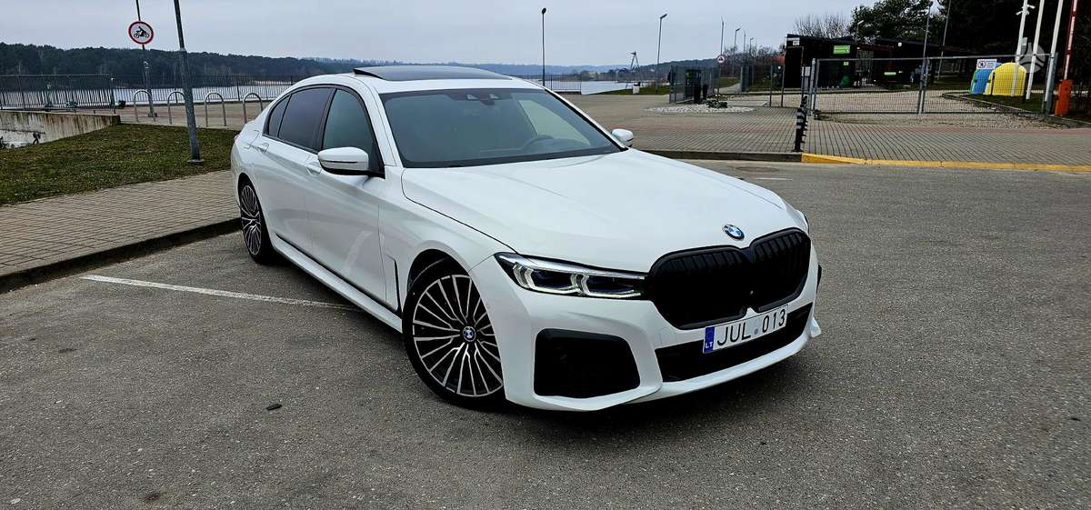 BMW 750, 4.4 l., Лимузин