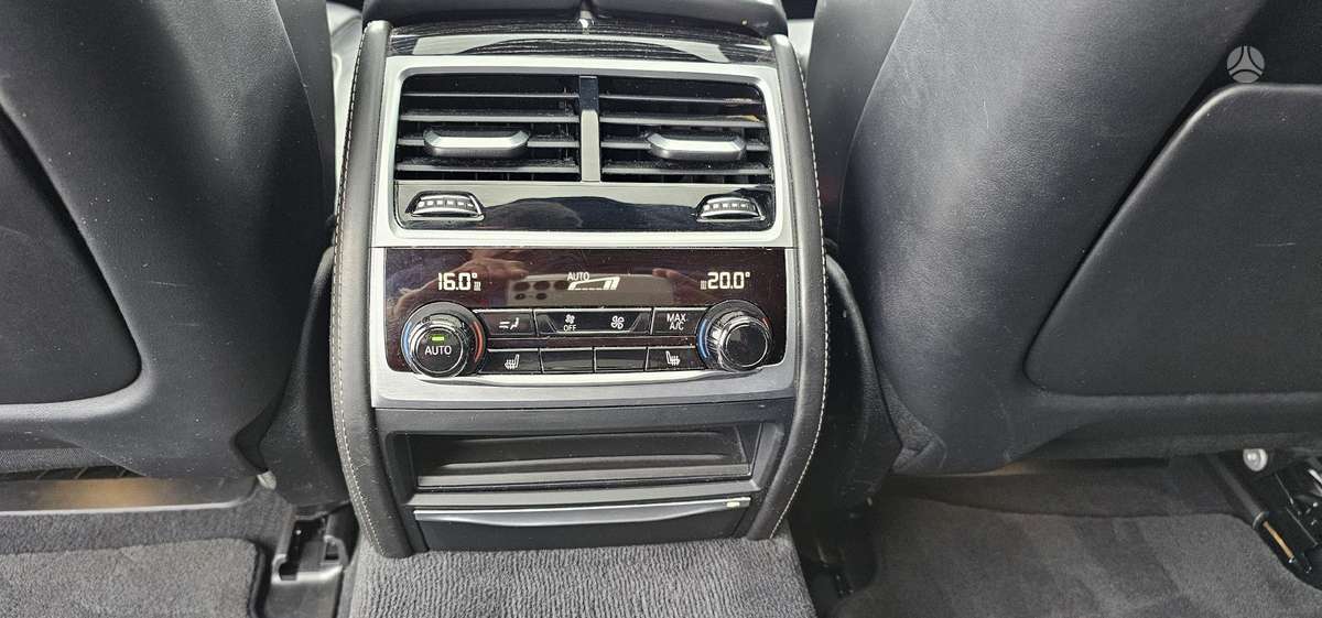 BMW 750, 4.4 l., limousine