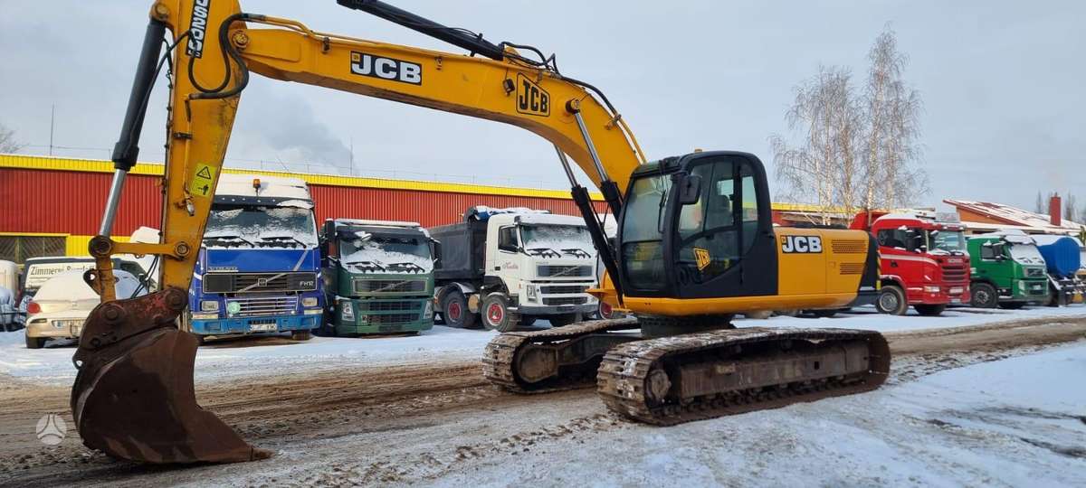 JCB JS200 LC, ekskavatoriai