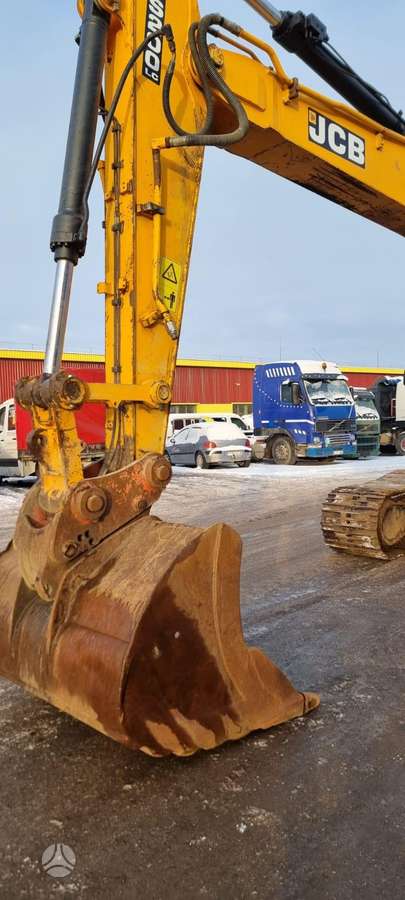 JCB JS200 LC, ekskavatori