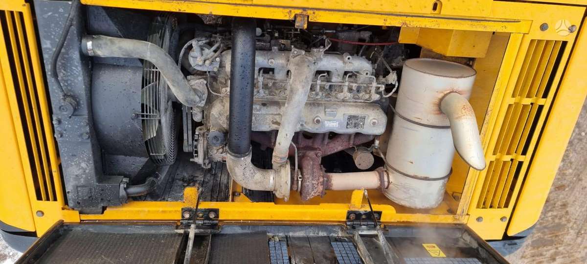 JCB JS200 LC, ekskavatoriai