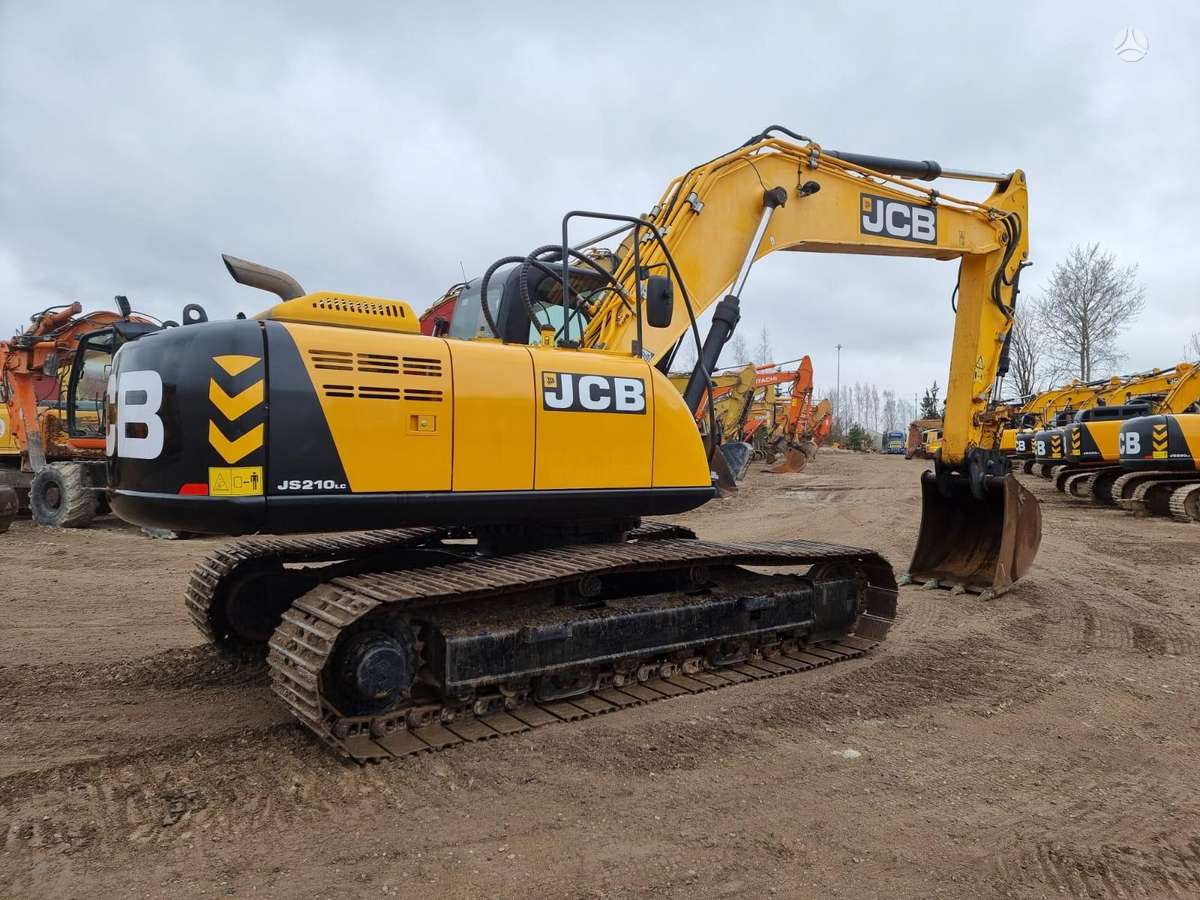 JCB JS210, ekskavatoriai