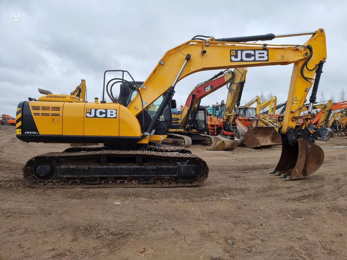 JCB JS210, ekskavatoriai